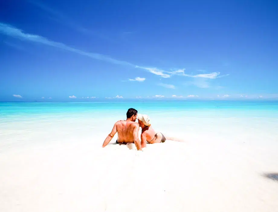 Snow-white sand and turquoise water on the Similan Islands