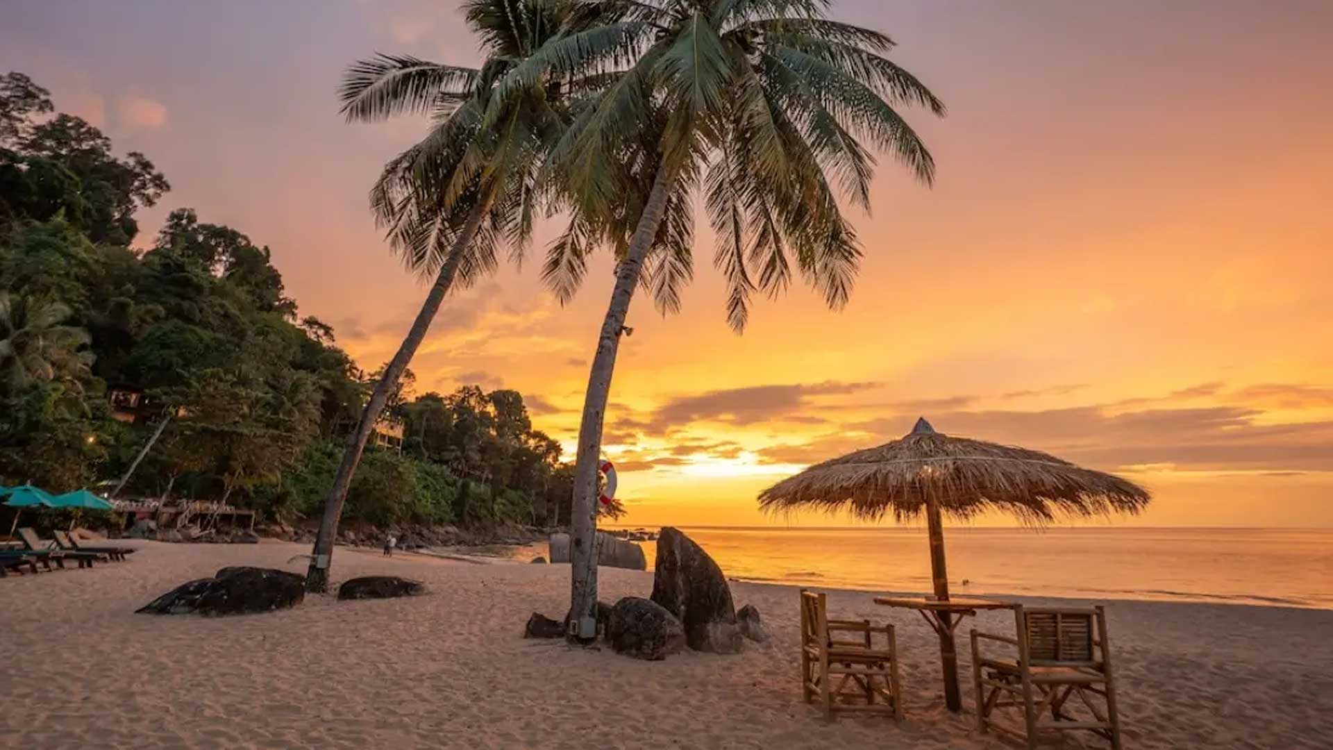 Quiet Andaman Sunset Shore At Natai