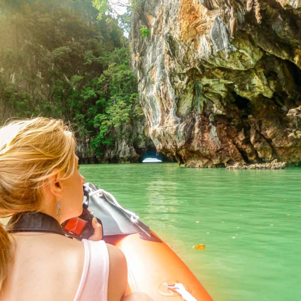 Hong Island Phang Nga Bay tour — sea canoe in a Koh Hong tidal lagoon
