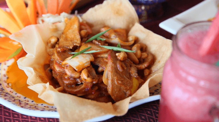 Chang Thong Restaurant - Stir Fired Duck With Cashew Nut